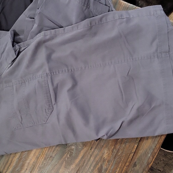 Scrubs - Picture 2 of 2